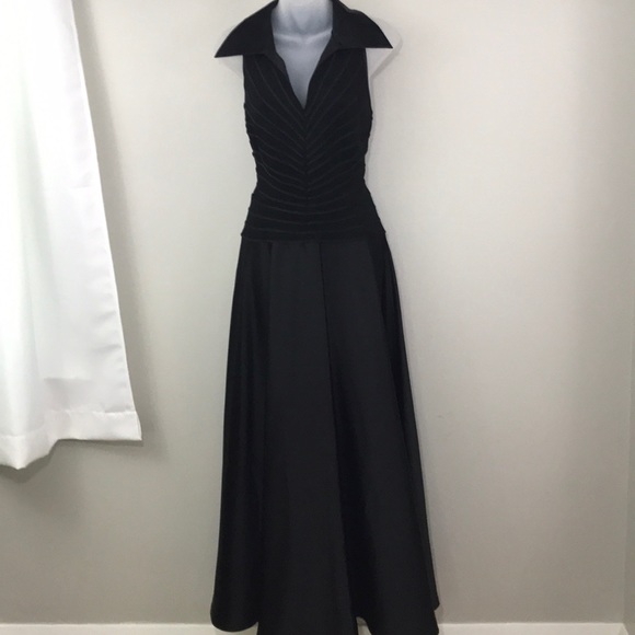 Tadashi Shoji Dresses & Skirts - Vintage Tadashi Shoji Black Collar Dress